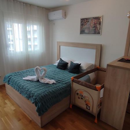 Apartmani Stari Aerodrom 포드고리차 외부 사진