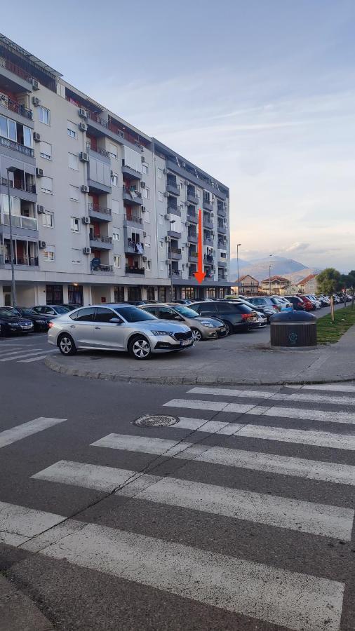 Apartmani Stari Aerodrom 포드고리차 외부 사진